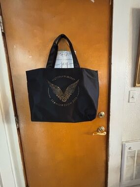 VS Tote bag.  Victoria’s Secret fashion show 2025.